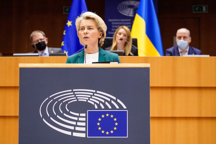 La presidenta de la Comissió Europea, Ursula von der Leyen, intervé al ple extraordinari de l'Eurocambra sobre la situació a Ucraïna | Nazaret Romero | ACN