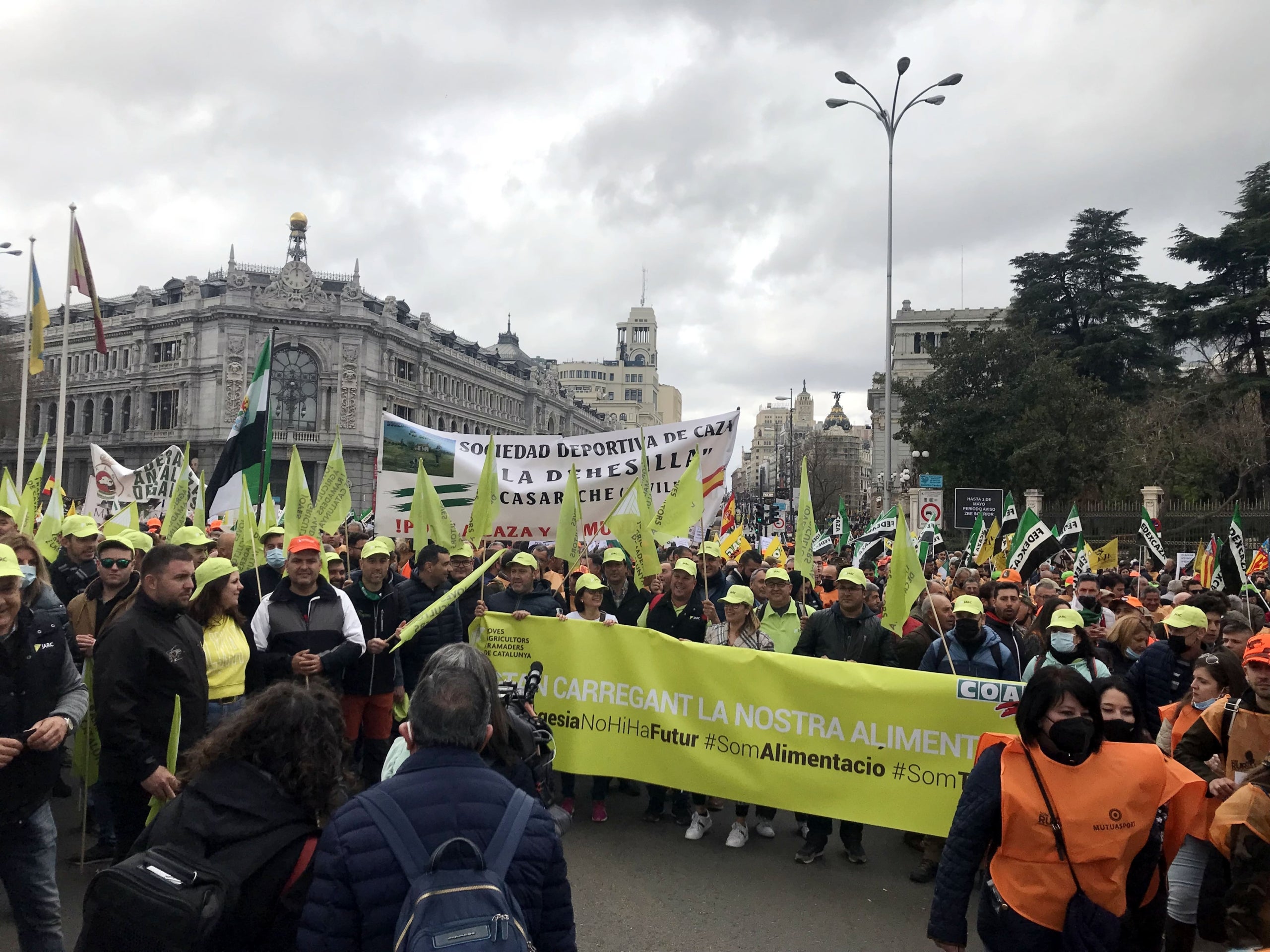 Multitudinària manifestació de protesta del món rural al centre de Madrid