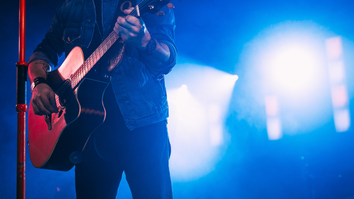 El govern espanyol aprova un nou contracte artístic per combatre la precarietat del sector