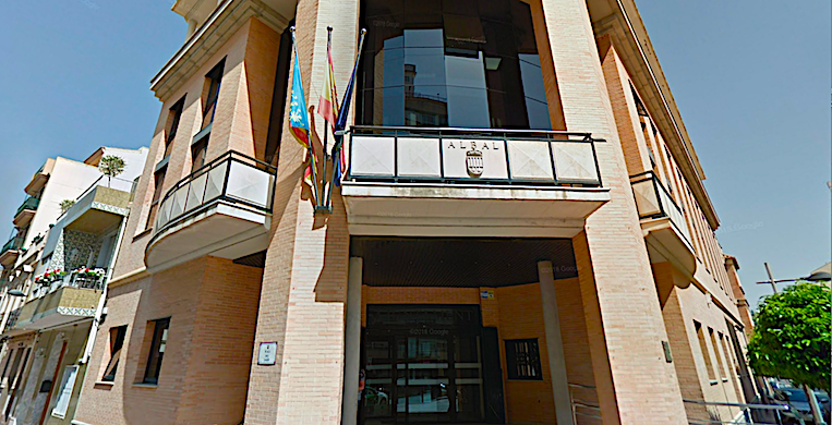 Tres puters són multats a Albal en una mateixa nit