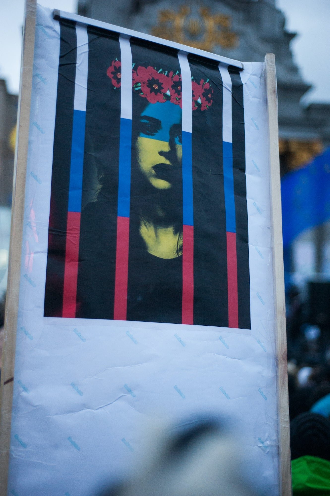 Cartell utilitzat entre la multitud que es concentrava a la plaça de la Independència de Kíiv (28 de novembre de 2013)