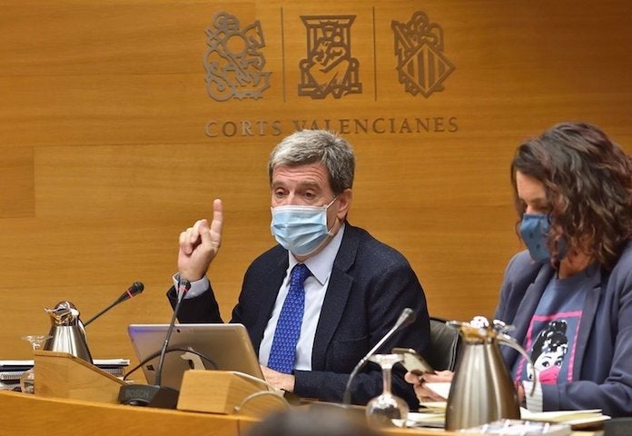 El president de l'Autoritat Portuària de València (APV), Aurelio Martínez, durant la compareixença en comissió a les Corts