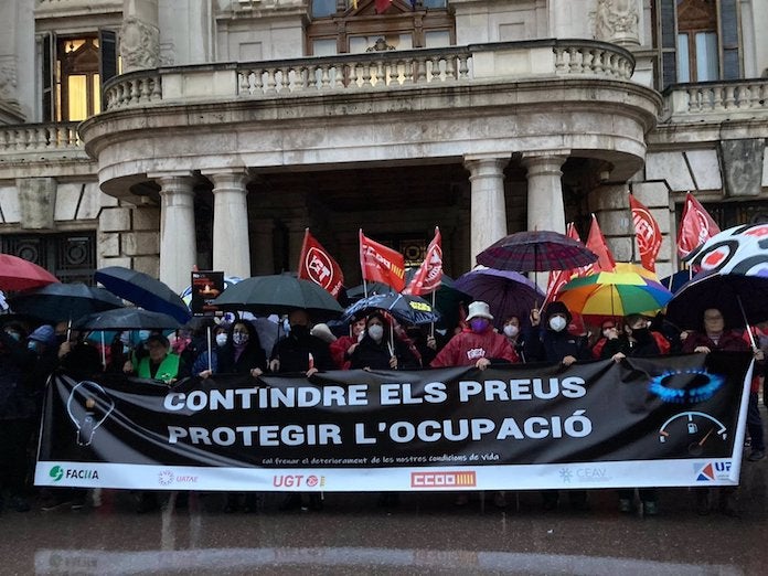 Concentració a València contra la pujada de preus de l'energia i la inflació | EP