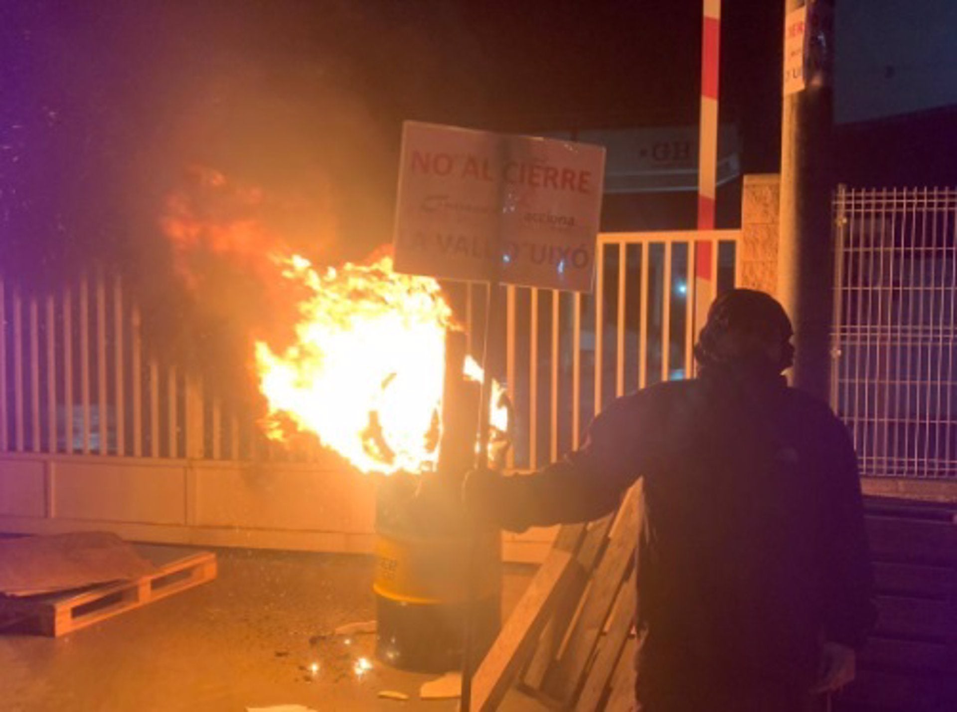 Treballadors de Nordex protesten contra el tancament de la planta a la Vall d'Uixó
