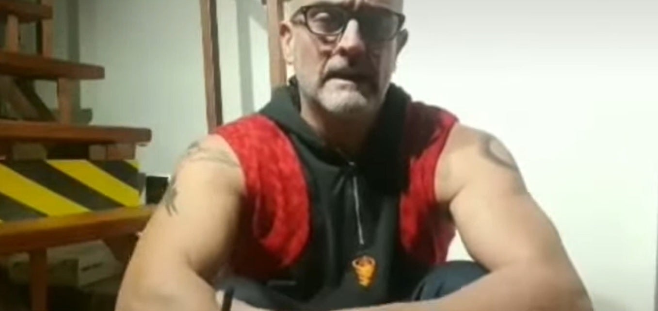 Imatge del vídeo gravat pel policia local en què va amenaçar el president Ximo Puig