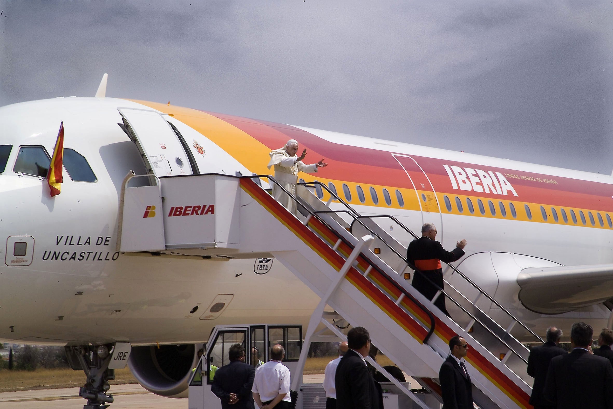 Arribada de Benet XVI en avió a València (juliol de 2006).