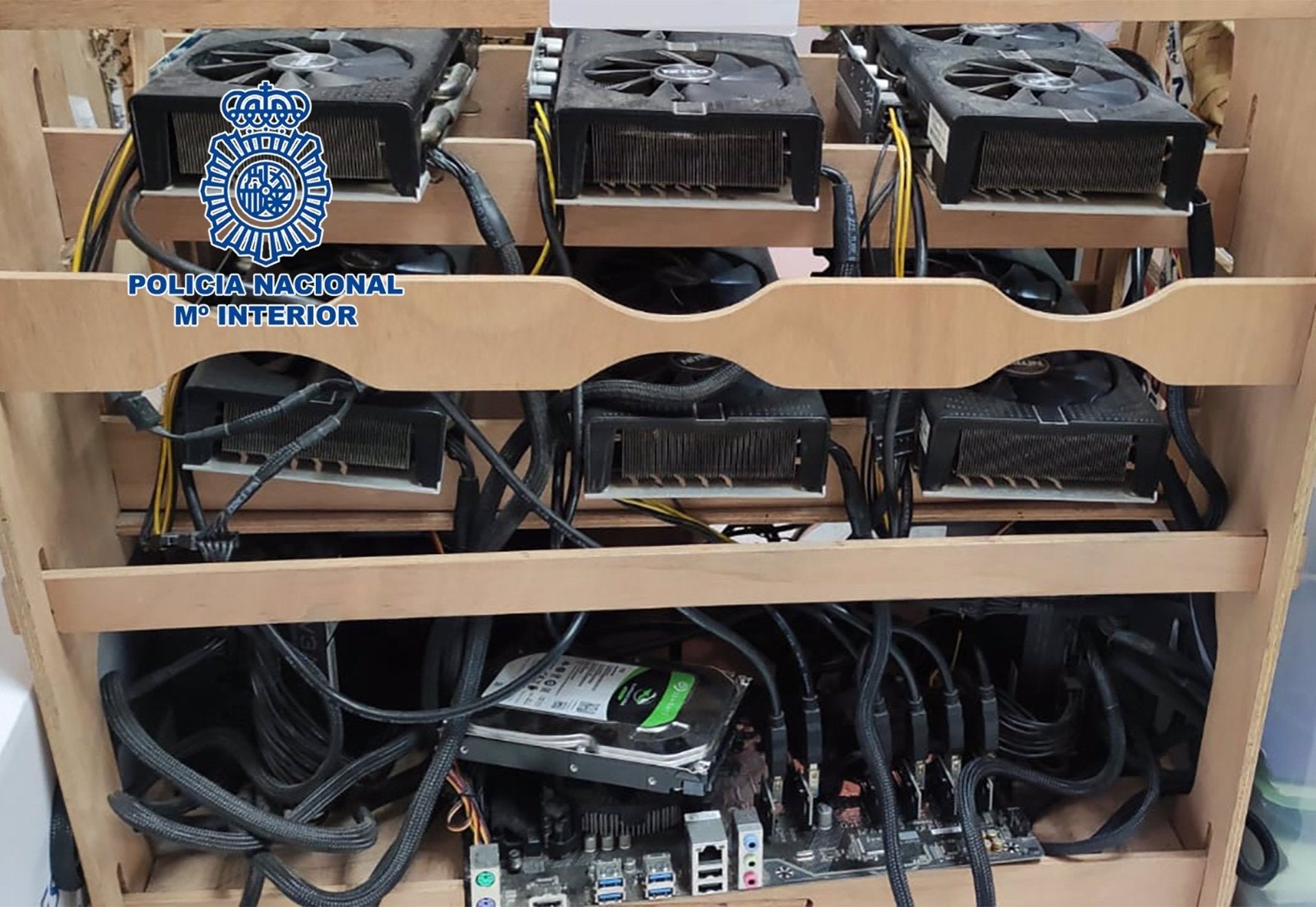 Desenes de detinguts a Elx per frau a l’hora de regularitzar persones migrants