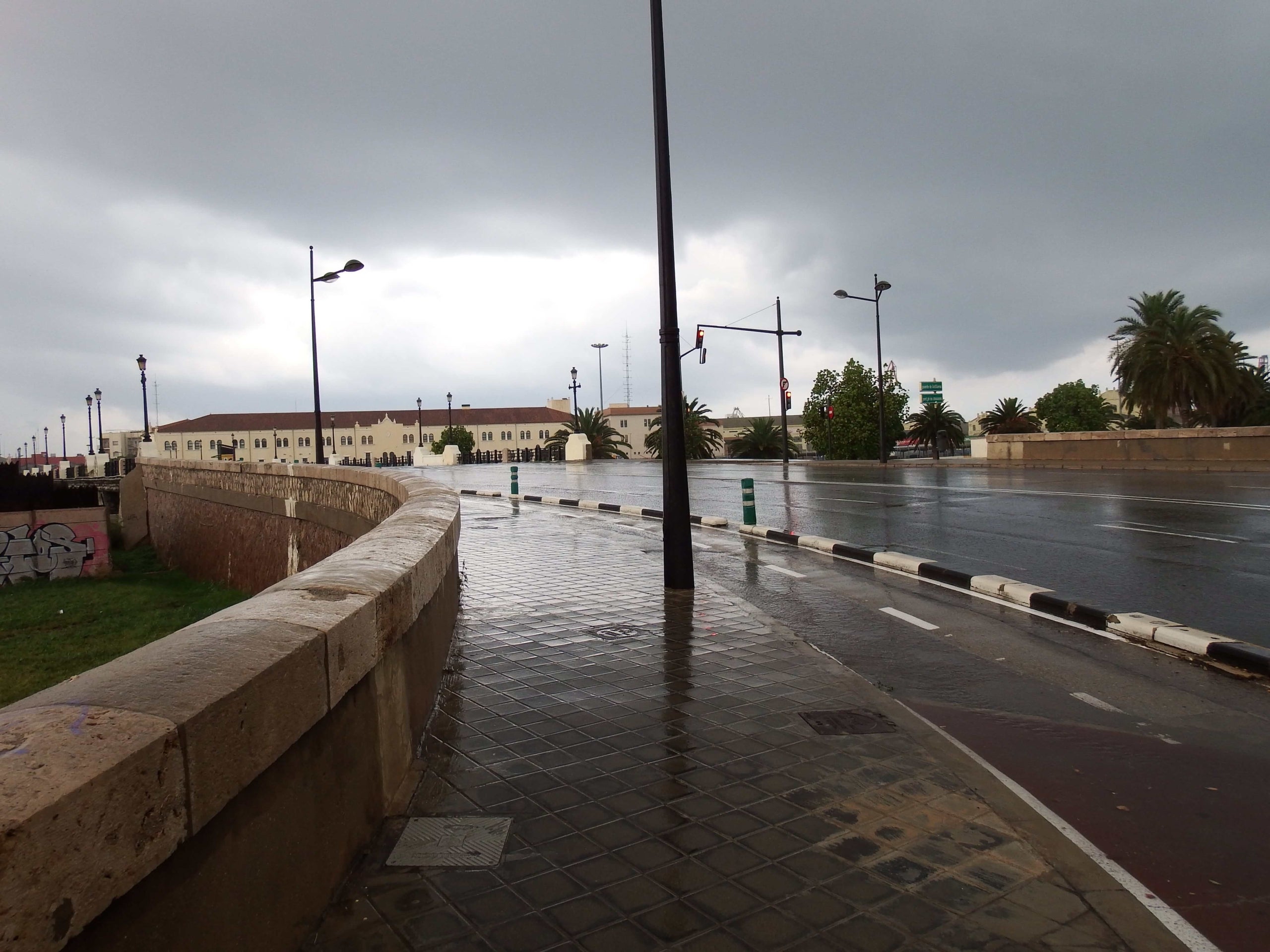 Pont de les Drassanes, al barri de Natzaret (València)