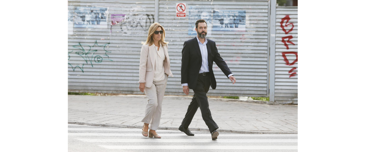 L'únic processament del cas Sala, Miguel López, arriba als jutjats d'Alacant amb la seua germana, en la primera jornada del judici | Joaquín Reina | EP