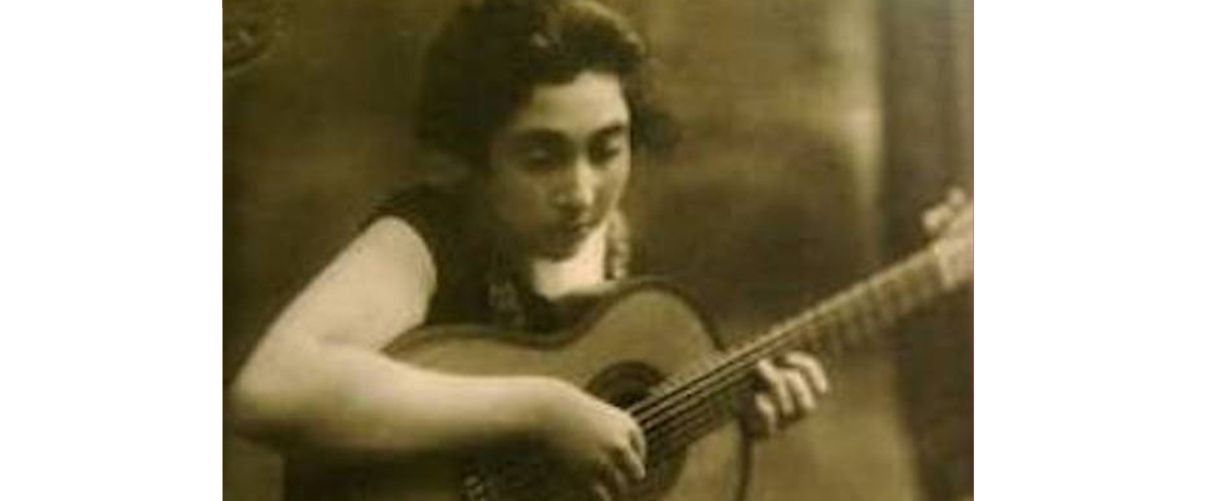 Tal dia com hui del 1897 va nàixer la guitarrista Josefina Robledo a València