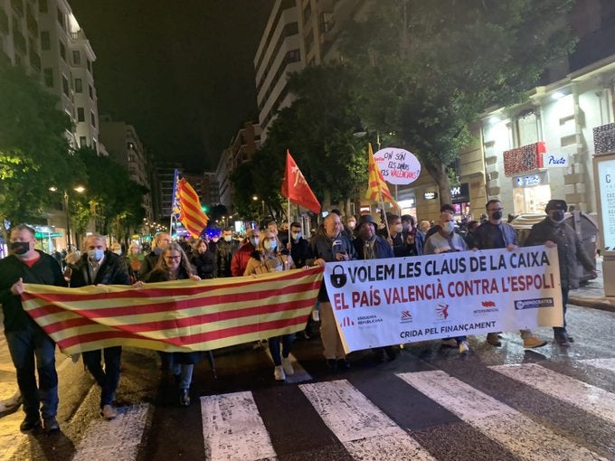Manifestació contra l'infrafinançament