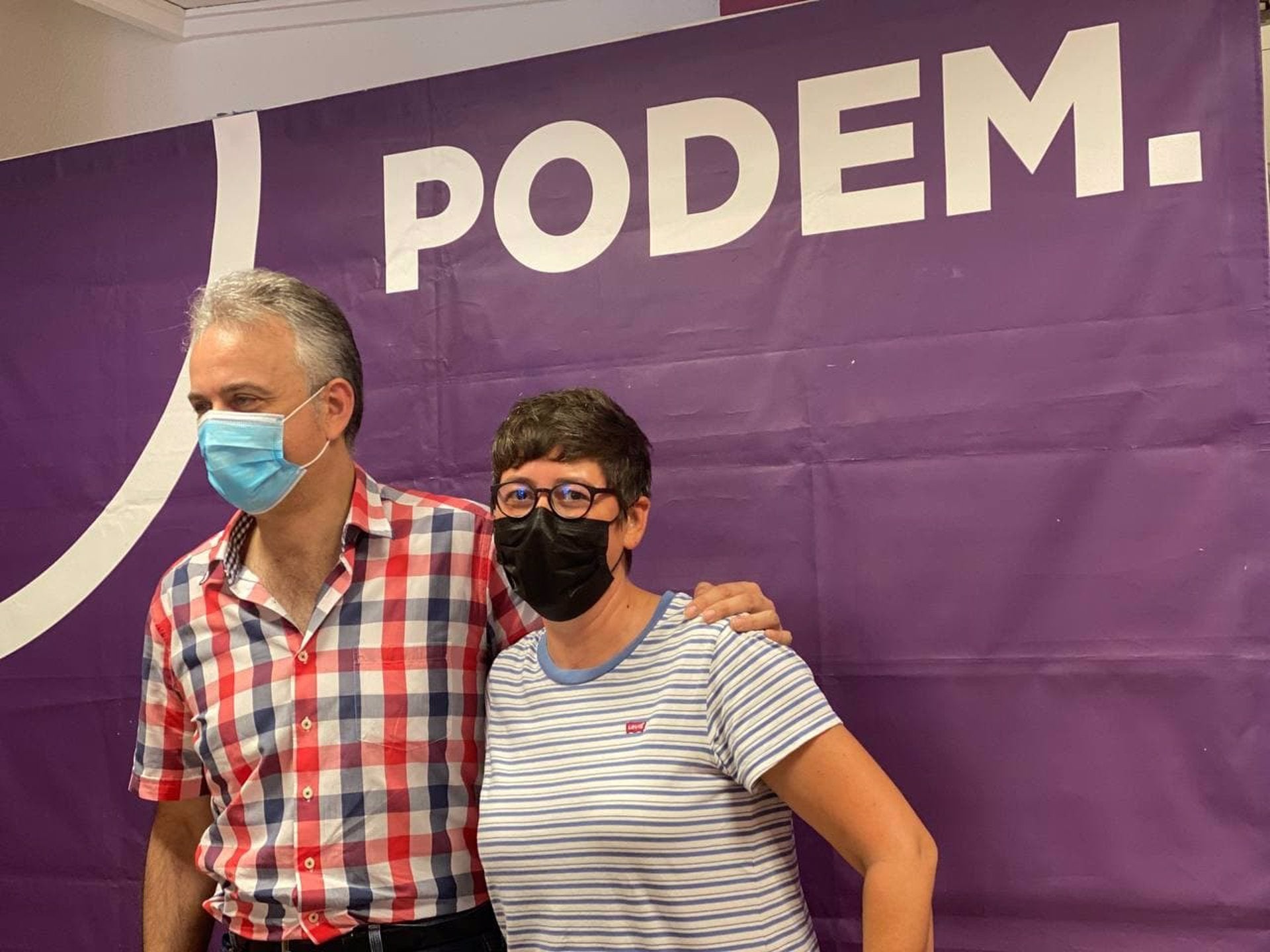 El vicepresident segon valencià i conseller de Vivenda, Hèctor Illueca, amb la síndica d'Unides Podem, Pilar Lima, actuals referents valencians de Podem