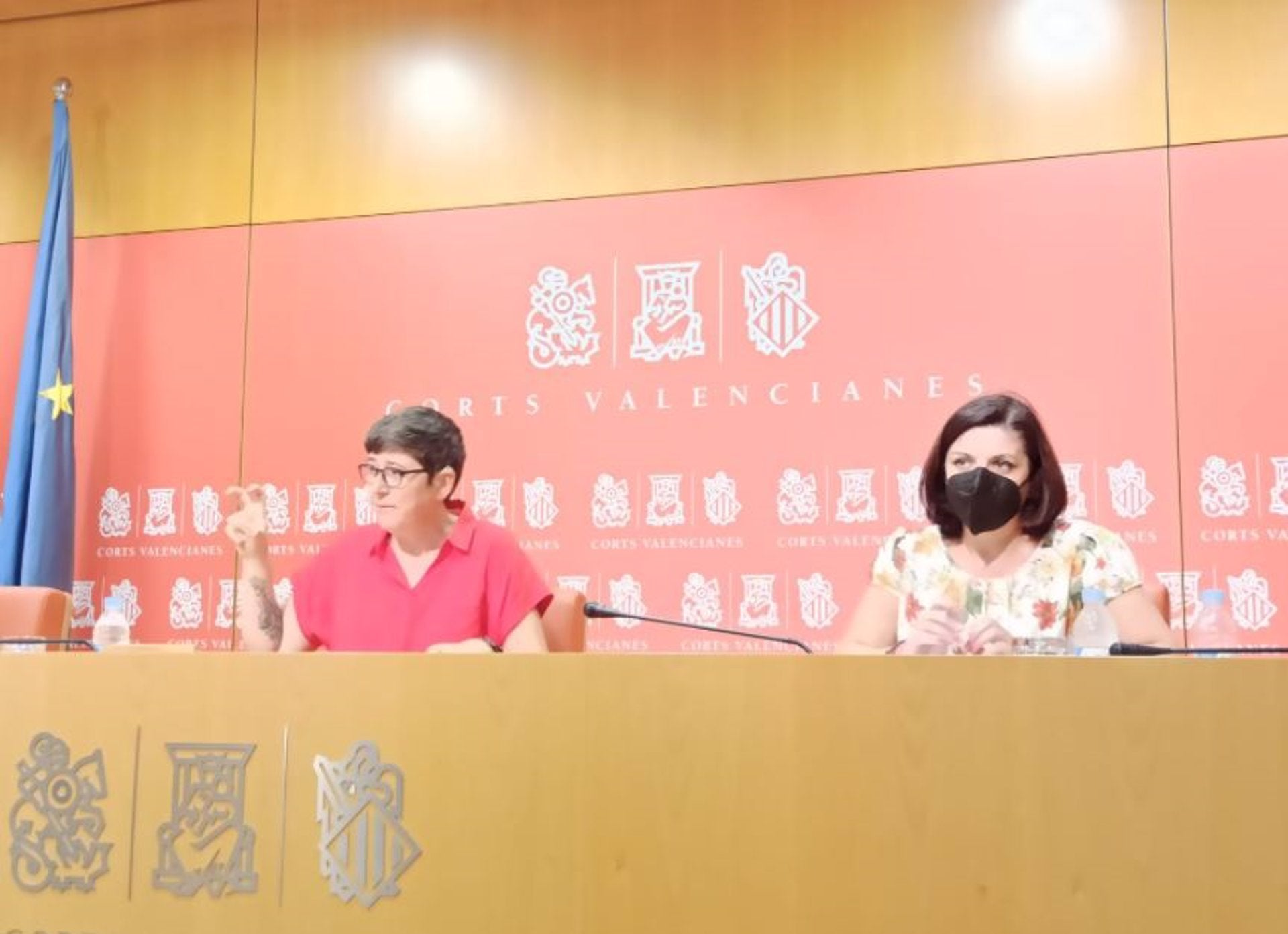 Les síndiques d'Unides Podem a les Corts, Pilar Lima (Podem) i Estefania Blanes (Esquerra Unida)