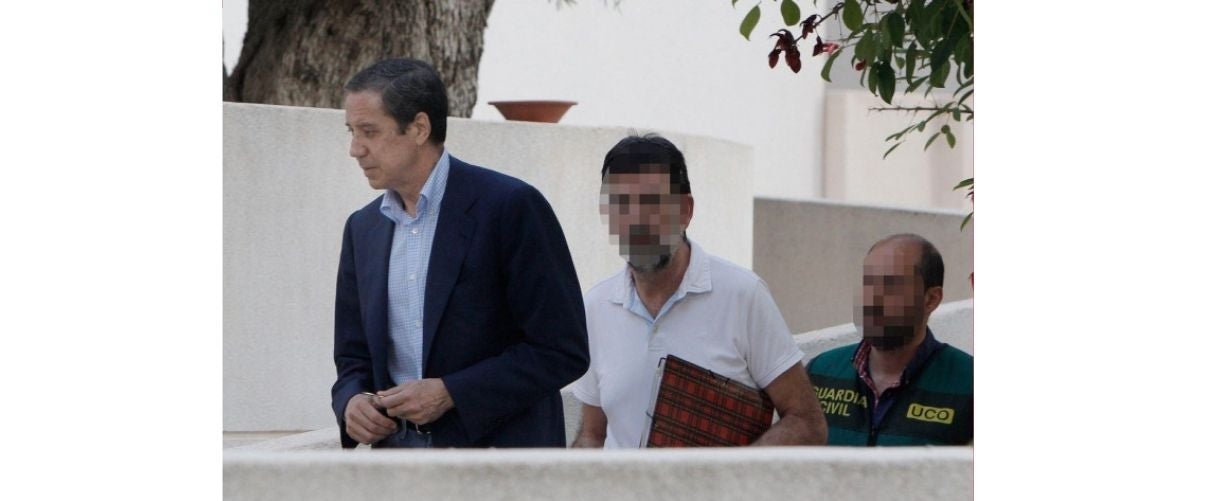 Eduardo Zaplana durant l'escorcoll del seu xalet a Benidorm