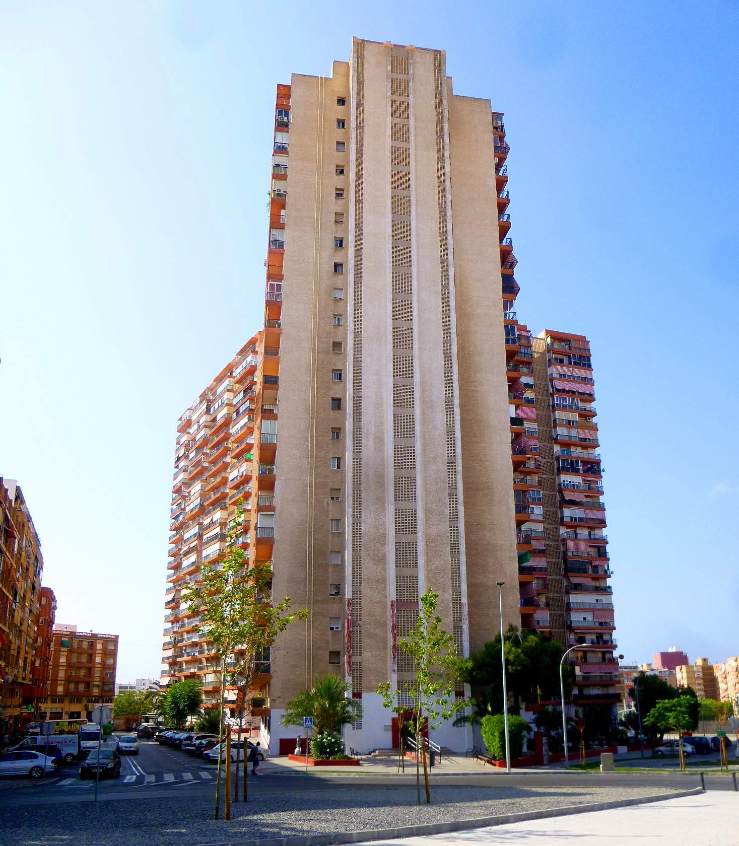 Edifici de la Colmena, al barri alacantí de Sant Blai