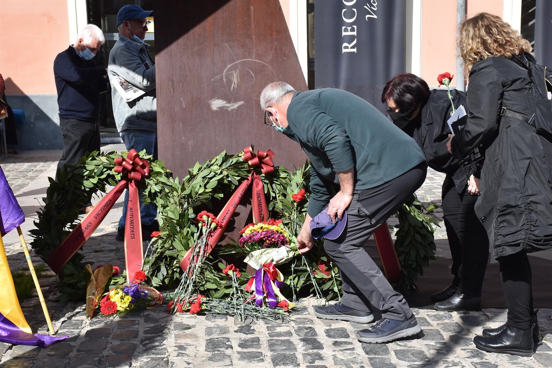 Xàtiva homenatjarà a les víctimes | EP