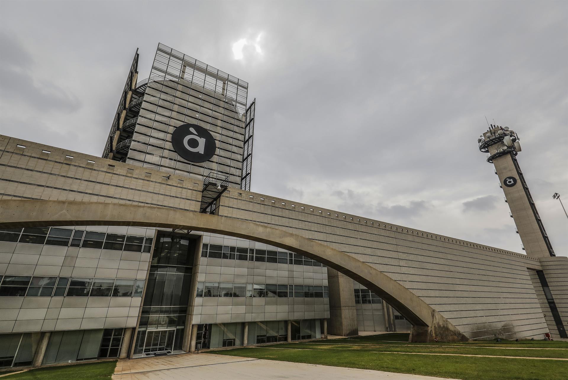 Compromís reclama que el valencià torne a ser un requisit en els processos de selecció d’À Punt