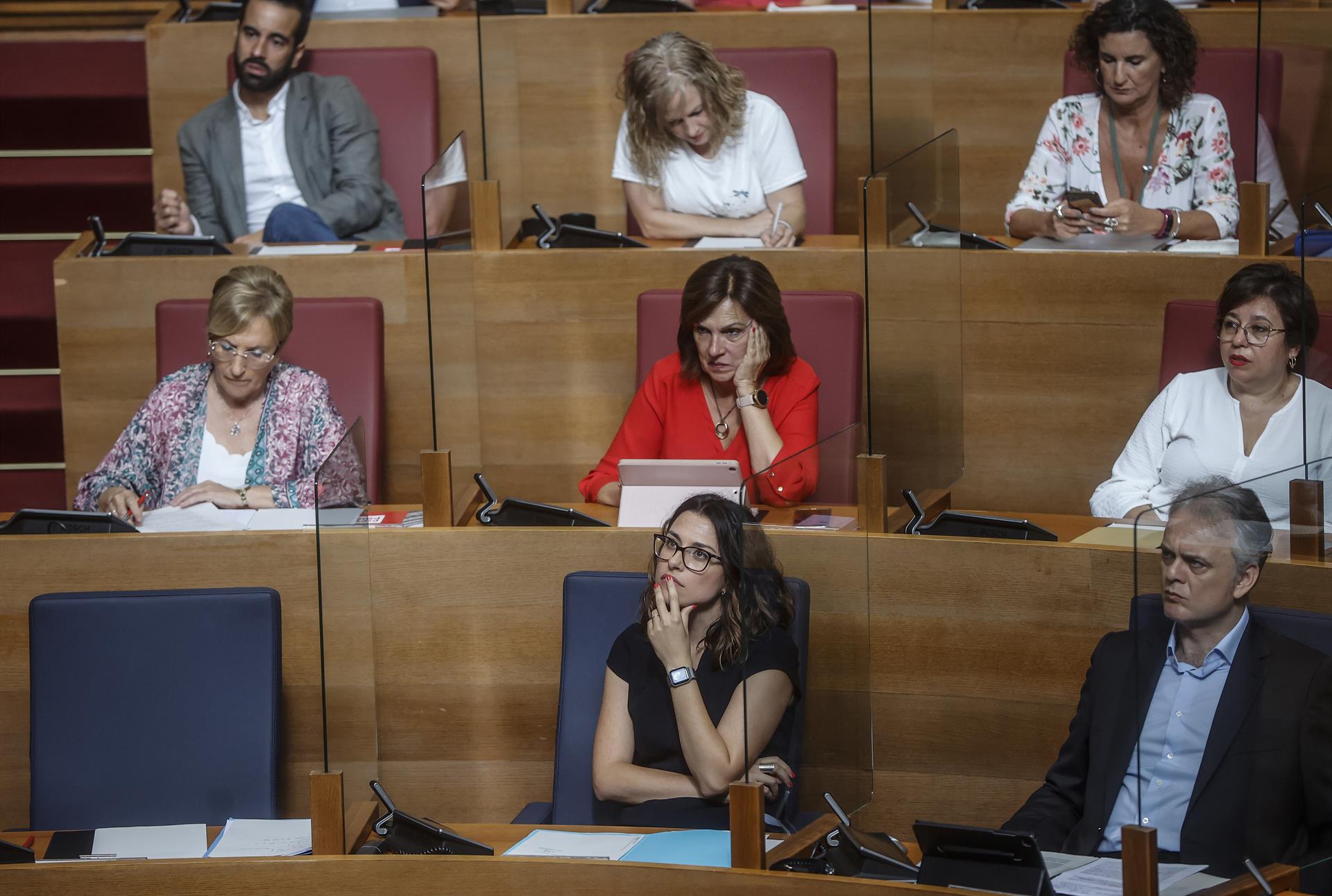 La vicepresidenta Aitana Mas a les Corts