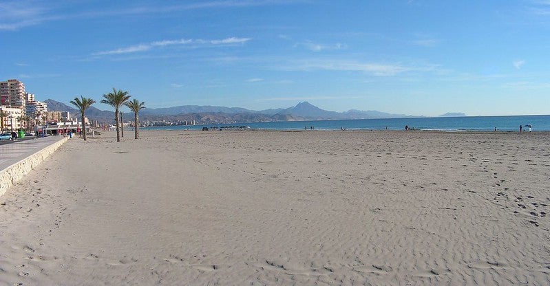 Platja de Mutxavista, al Campello (l'Alacantí)