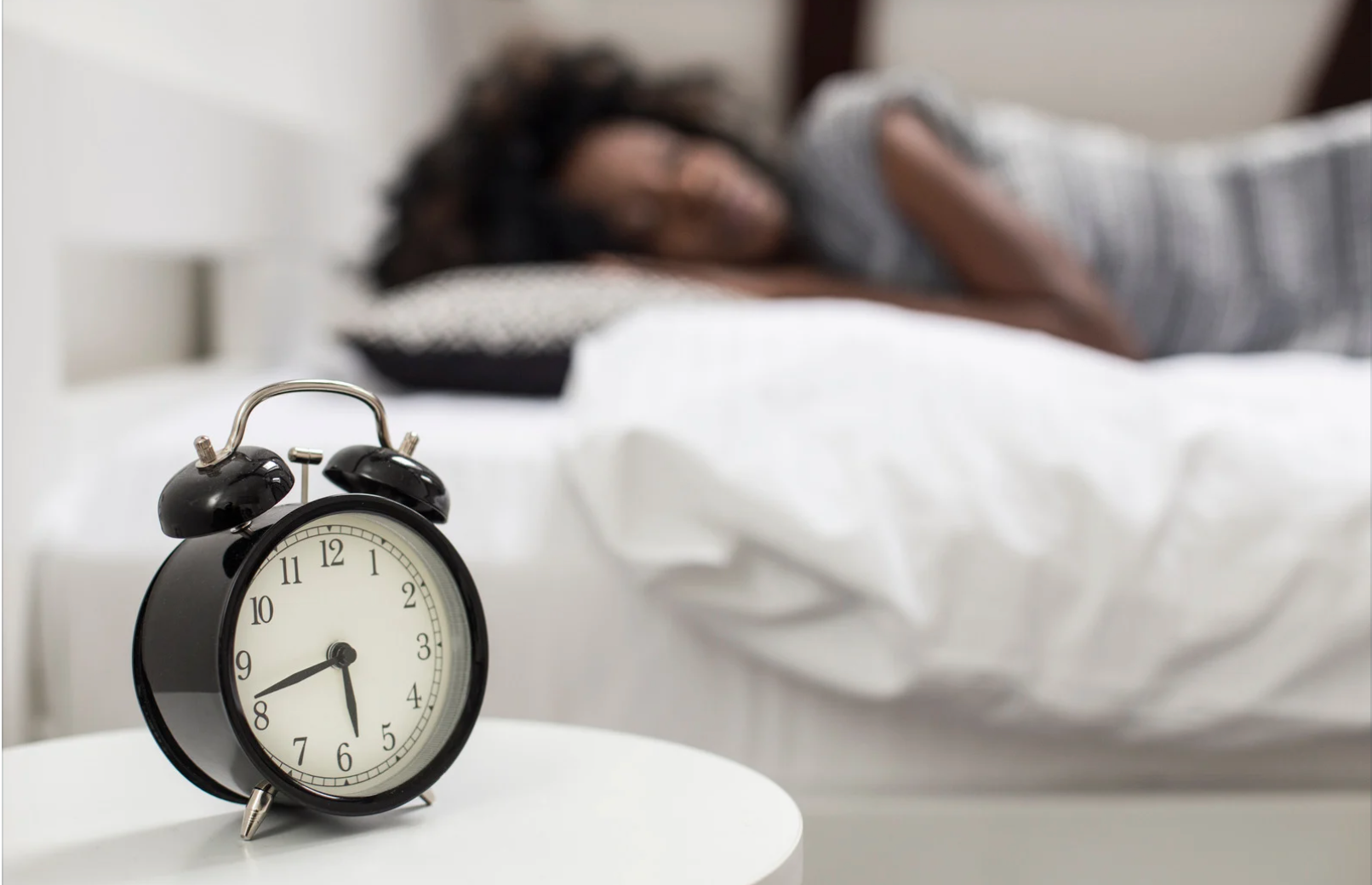 Personal sanitari aconsella mesures d’higiene per a dormir bé durant les nits càlides 