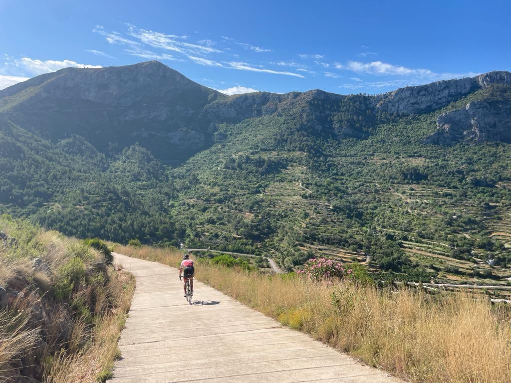Paisatge de Benirrama, nucli de la Vall de Gallinera (Marina Alta), en dies previs a l'incendi