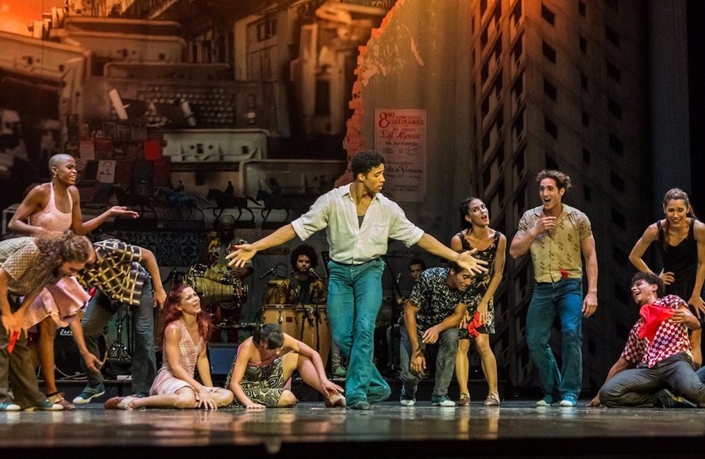 Carlos Acosta trasllada l’esperit cubà al Teatre Romà amb «Tocororo»