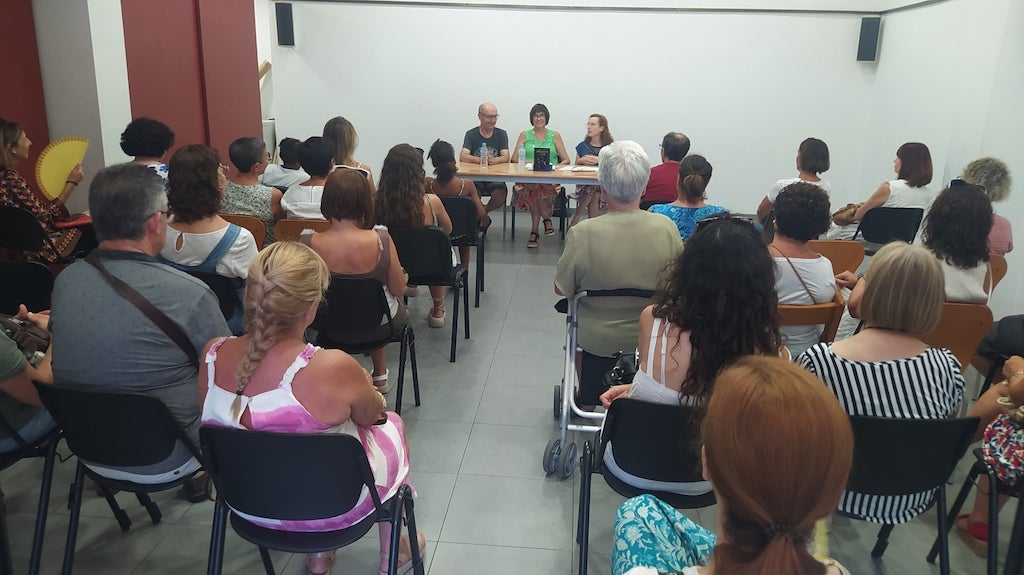 Lourdes Boïgues presenta la novel·la «Dibuixa’m el cos» a Simat de la Valldigna