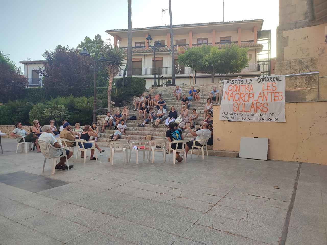 Naix la Plataforma en Defensa del Territori de la Vall d’Albaida per oposar-se a les macroplantes solars