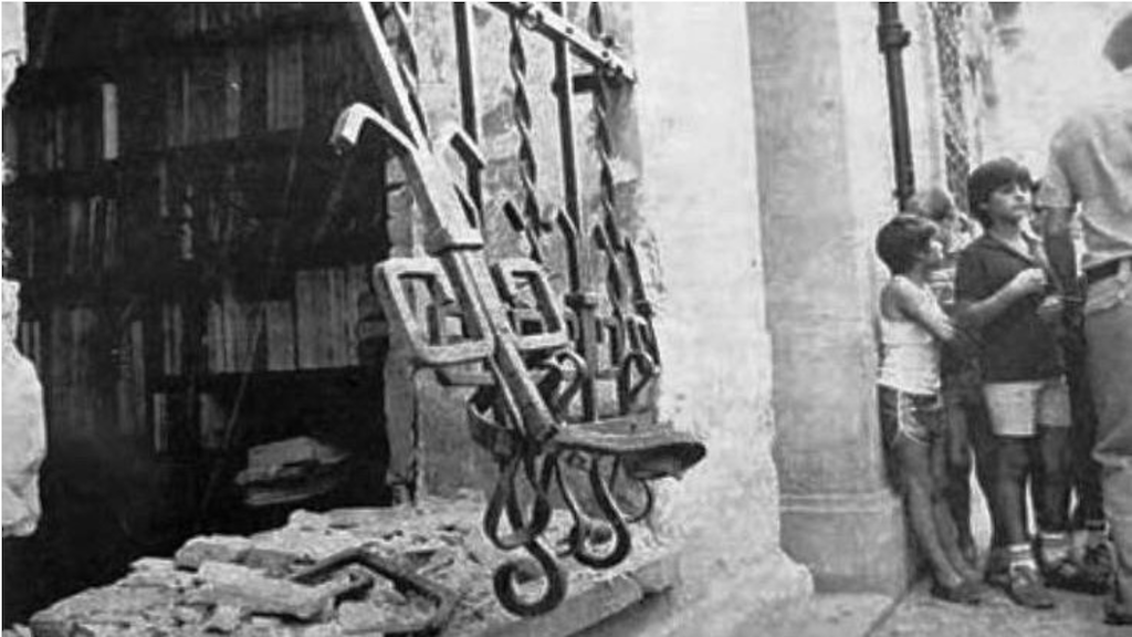 Tal dia com hui del 1981 van atemptar contra Joan Fuster a la seua casa de Sueca