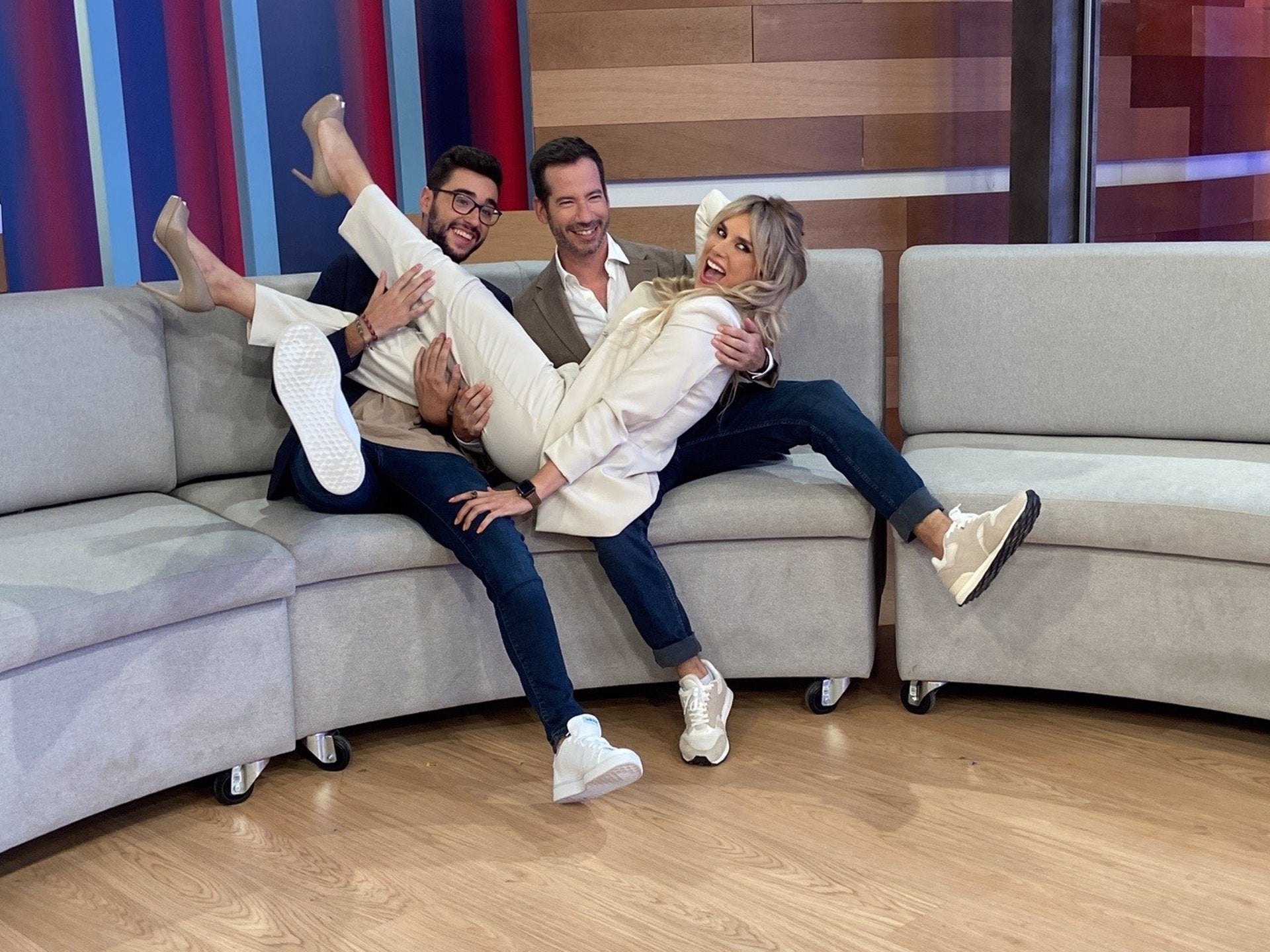 Presentadors del «Bona vesprada» d'À Punt