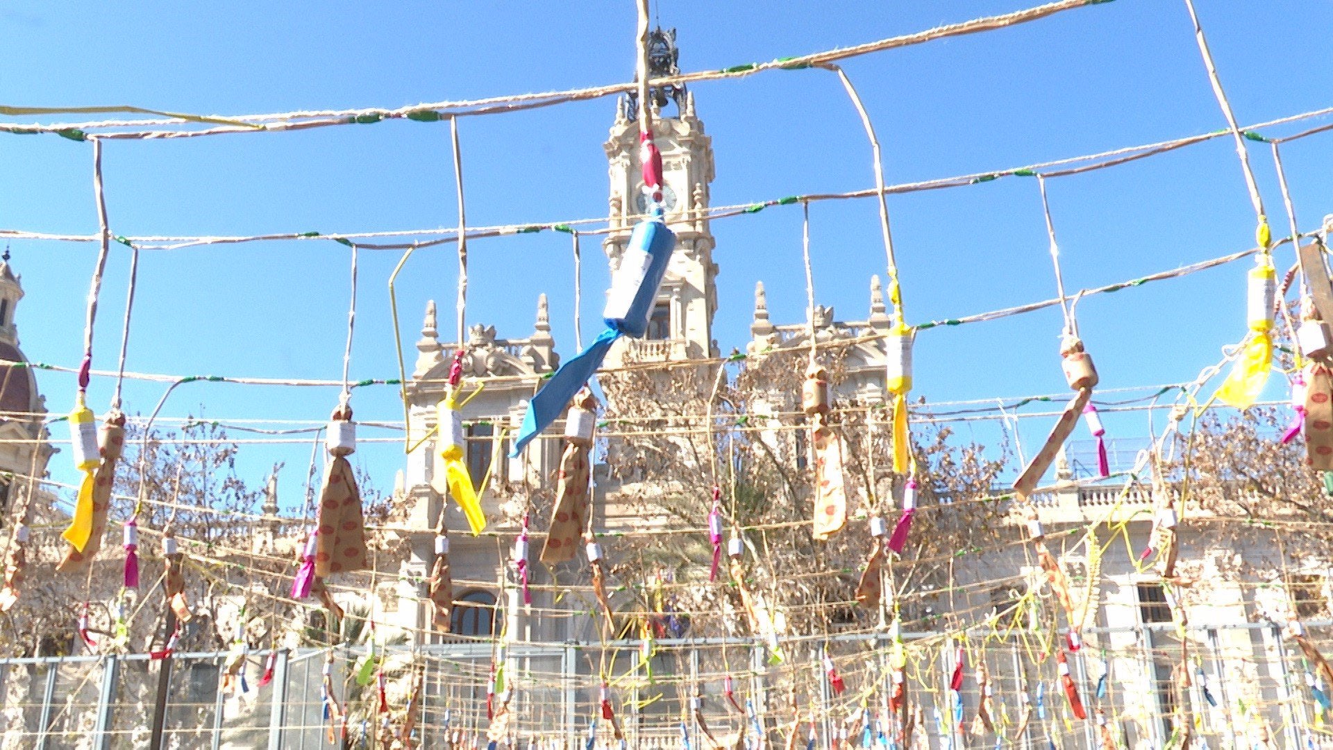 Ribó defensa la descentralització dels grans actes pirotècnics de les Falles