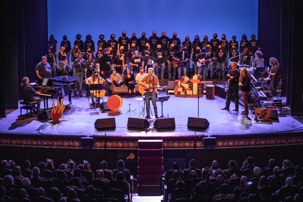 Feliu Ventura llança un vinil i un disc digital per a «reviure» el directe al Teatre Principal de València