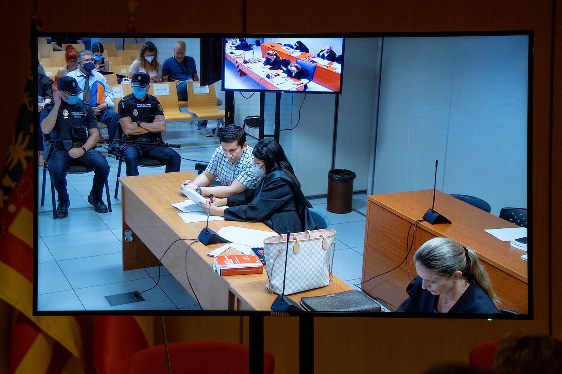 Jorge Ignacio Palma i la seua advocada durant el judici