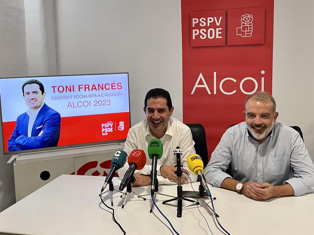 L'alcalde d'Alcoi, Toni Francés, i el secretari general dels socialistes d'Alcoi, Jordi Martínez
