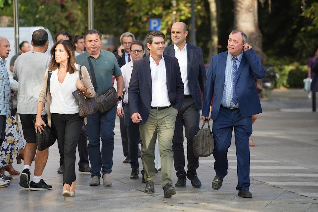 L'expresident de la Diputació de València amb el PSPV i actual alcalde d'Ontinyent, Jorge Rodríguez, arriba a la Ciutat de la Justícia de València aquest dilluns | Jorge Gil | EP