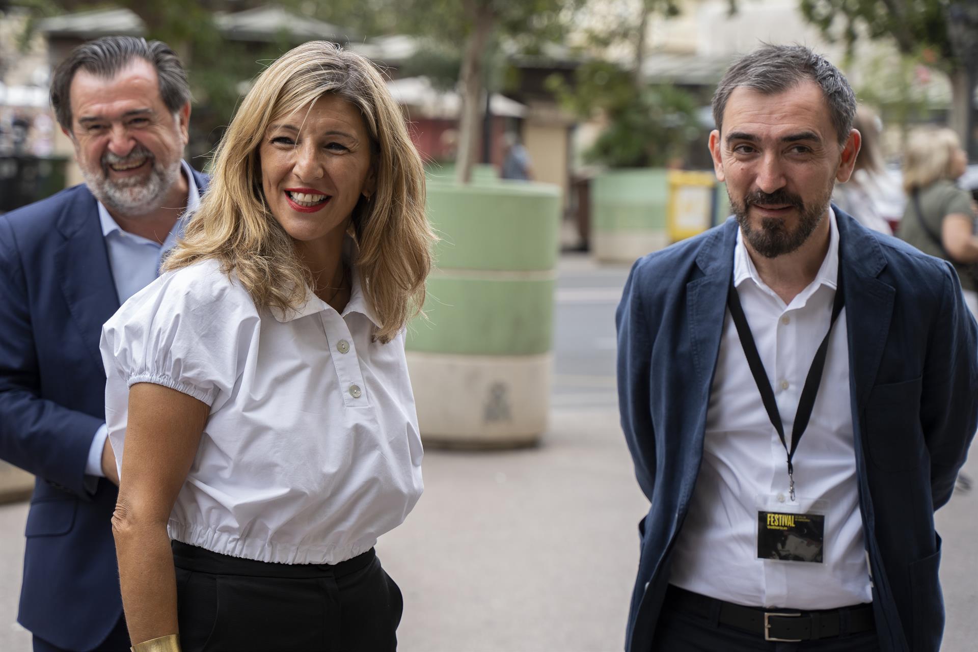 La ministra Yolanda Díaz amb el director d'eldiario.es, Ignacio Escolar