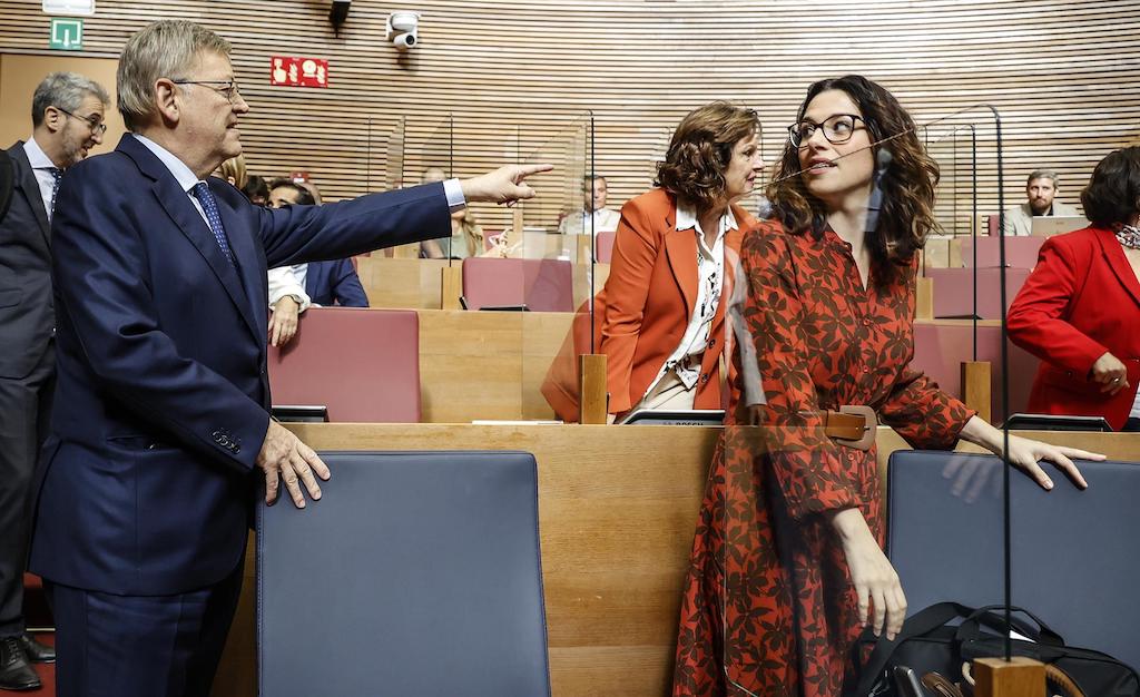 El president de la Generalitat Valenciana, Ximo Puig, i la vicepresidenta i portaveu, Aitana Mas, en el debat de política general, el 27 de setembre | Rober Solsona | EP