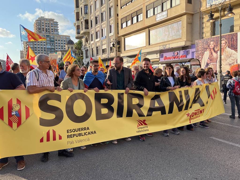 Representants d'ER en la manifestació del 9 d'Octubre | DLV