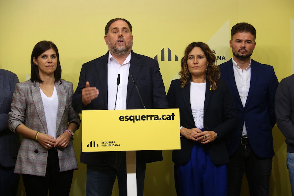 El president d'ERC, Oriol Junqueras, acompanyat de Laura Vilagrà, Marta Vilalta i Gabriel Rufián en una compareixença a la seu del partit a Barcelona | Eli Don | ACN