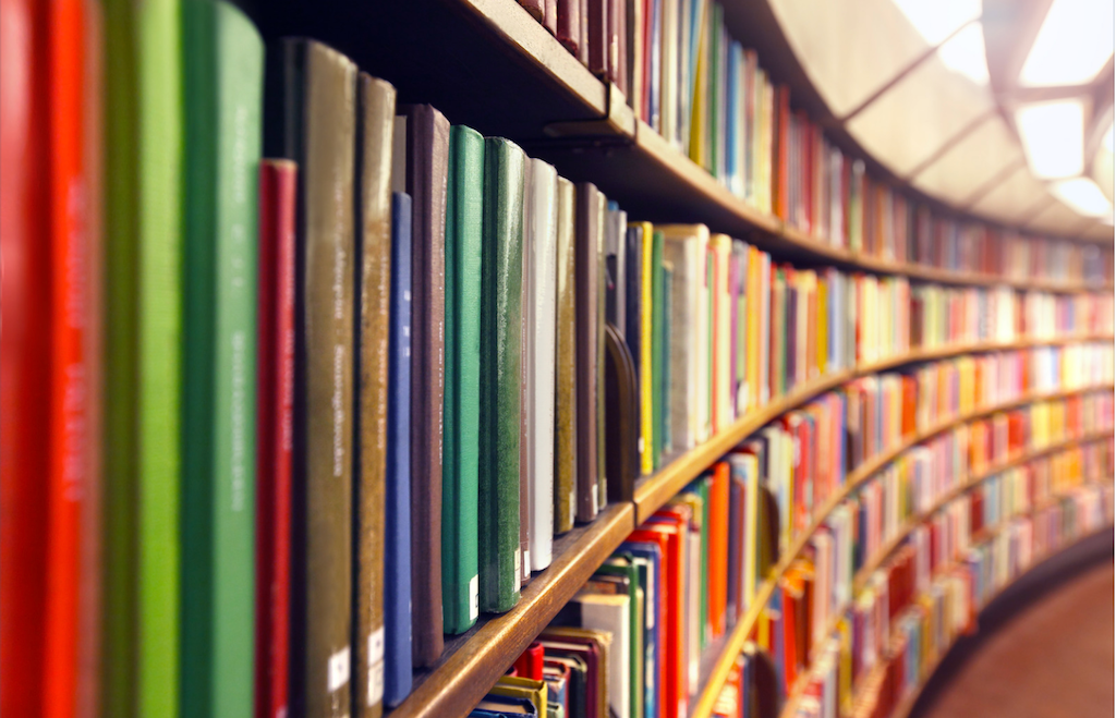 Teatre, entrevistes a Fuster, fantasia i molt més, a La Veu dels Llibres d’aquesta setmana