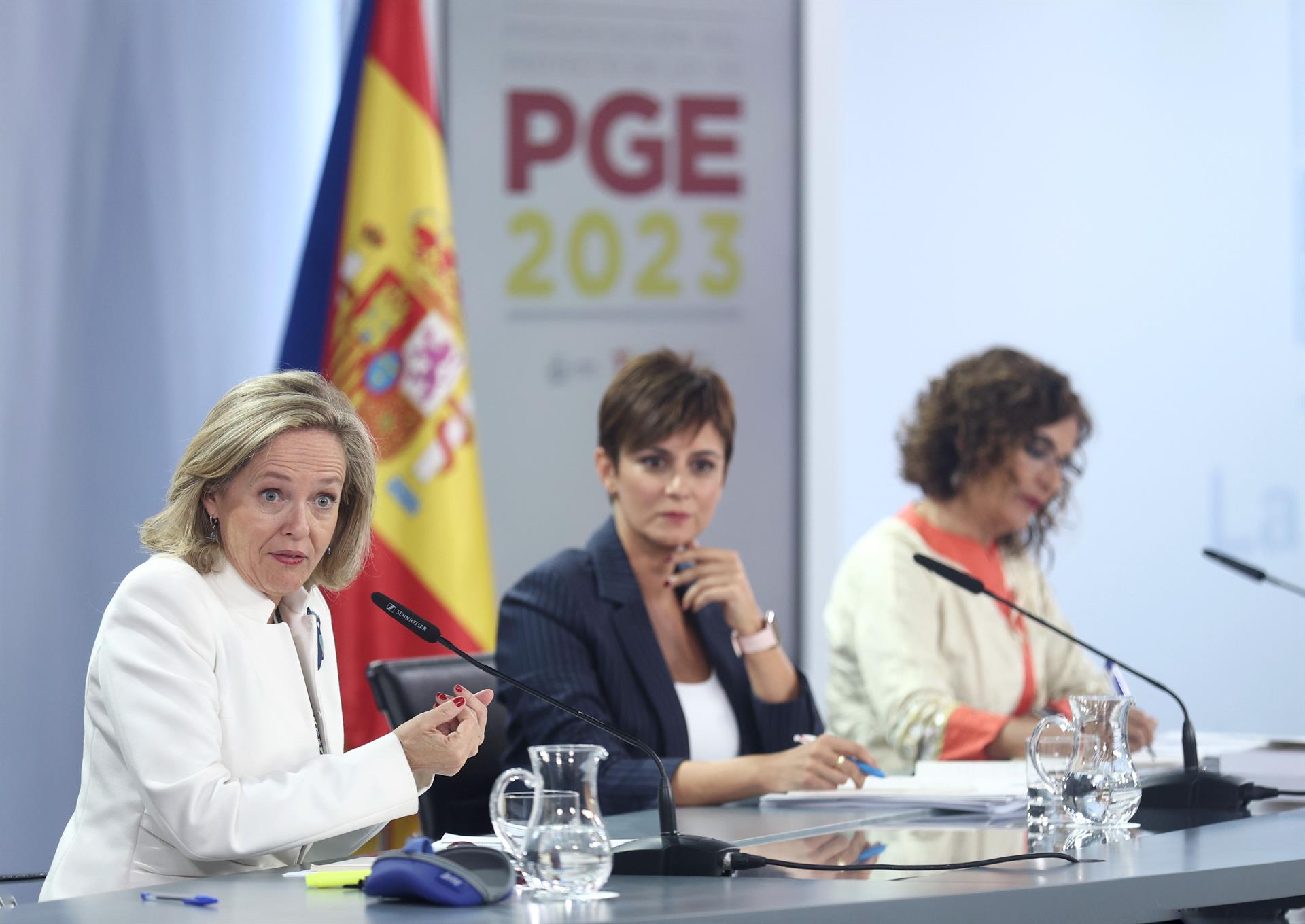 Les ministres Nadia Calviño, Isabel Rodríguez i María Jesús Montero