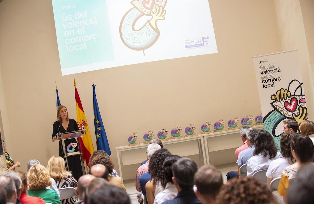 La Diputació de València premia comerços de 25 municipis per l’ús del valencià