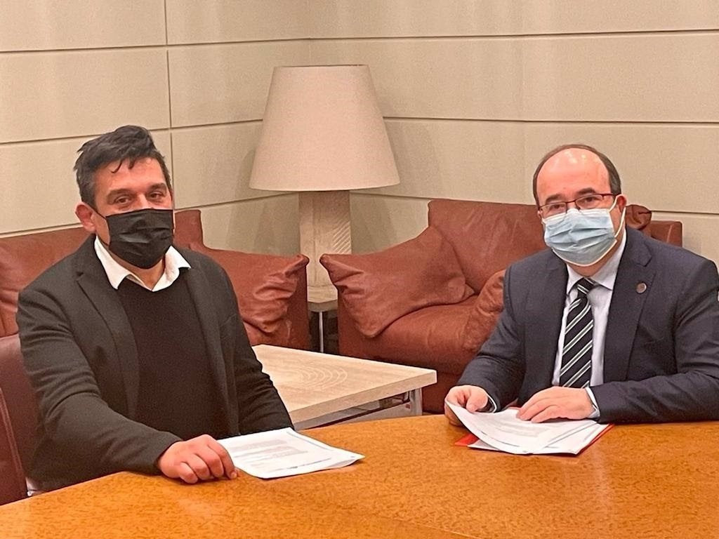 El portaveu de Compromís al Senat, Carles Mulet, i el ministre de Cultura, Miquel Iceta