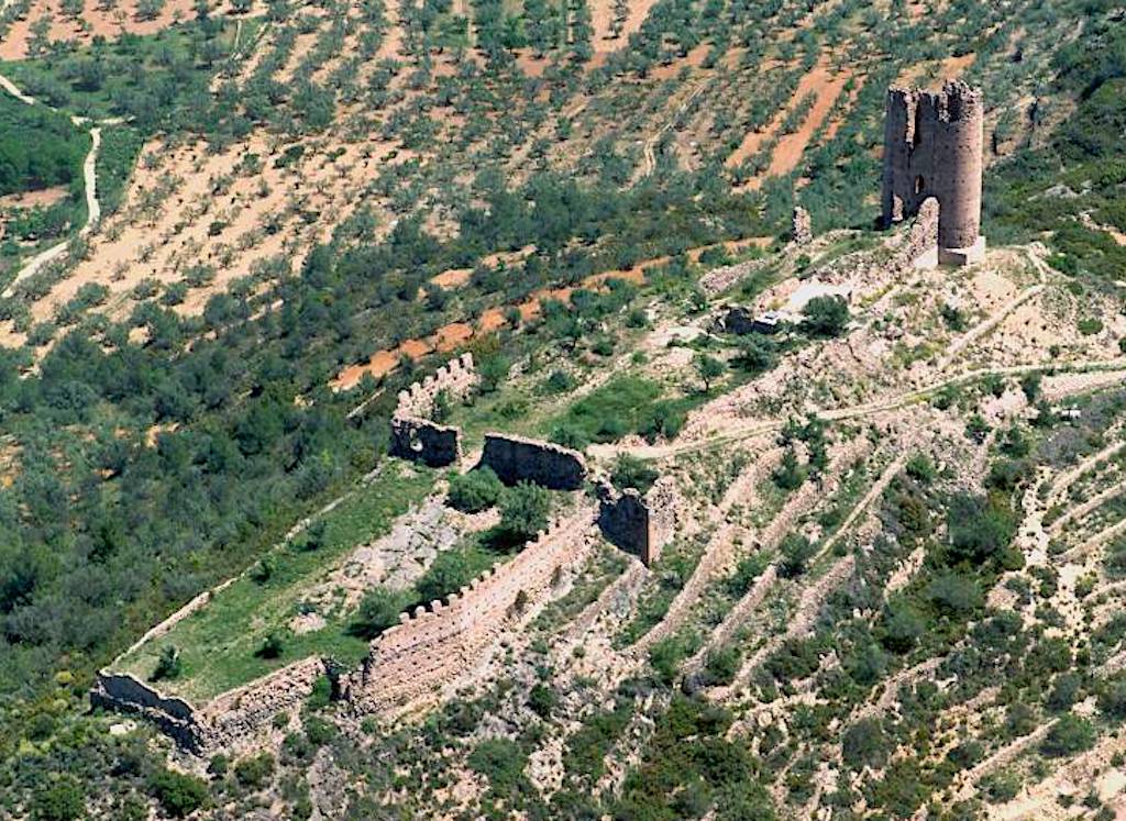 El castell d’Almonesir, a la Vall d’Almonesir