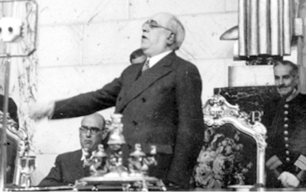 El President de la República, Manuel Azaña, durant el discurs que pronuncià a l'Ajuntament de València | Luis Vidal | Archivo Gráfico ABC