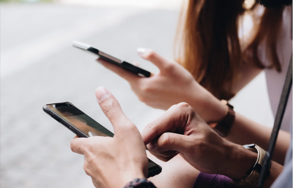 Grans diferències d’ús del valencià per les Conselleries a les xarxes socials