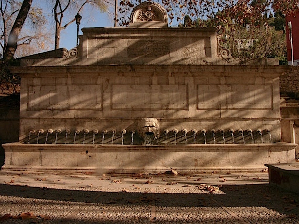 La Font dels vint-i-cinc dolls de Xàtiva 