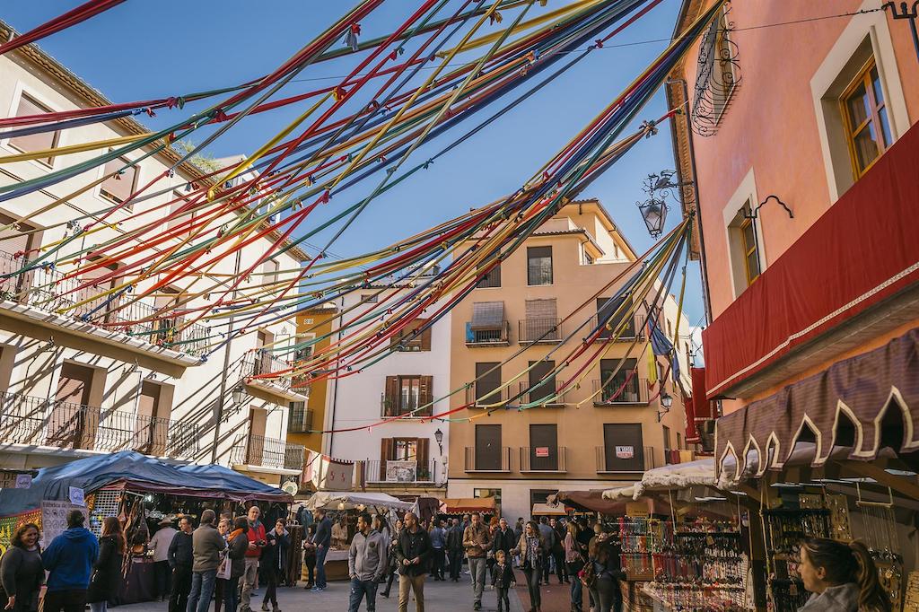 La Fira de Tots Sants de Cocentaina posa aquest dimarts punt final a la seua 676a edició