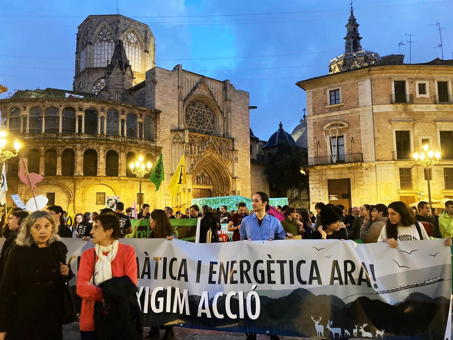 Aliança pel Clima es manifesta a València per la justícia climàtica i energètica