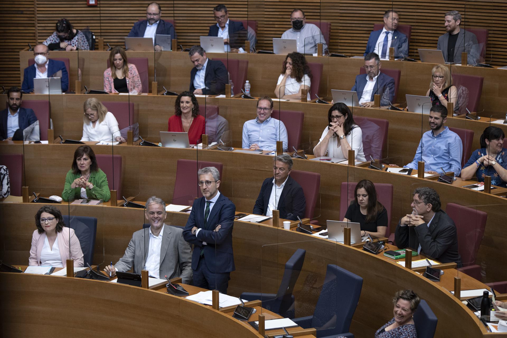 El conseller Arcadi España a les Corts en una imatge d'arxiu